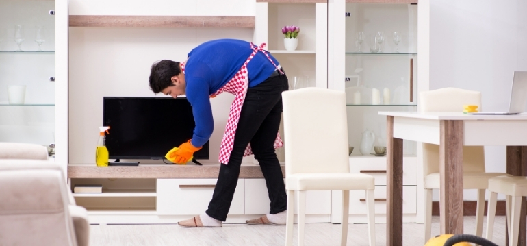Should You Hire a Bond Cleaner?